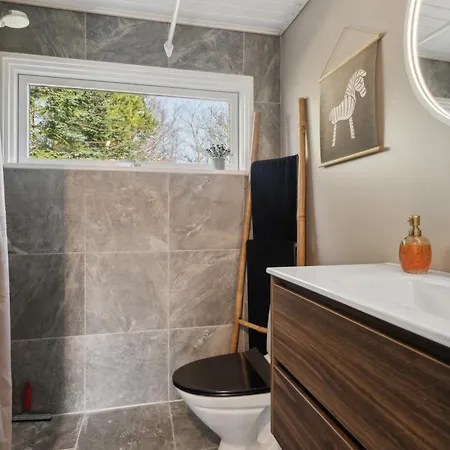 1109 Holiday home *